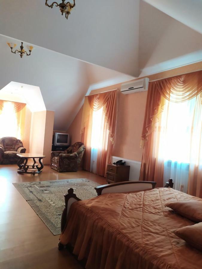 Hotel Tropicana Світловодськ Екстер'єр фото